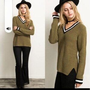HEM AND THREAD SWEATER SIZE s
